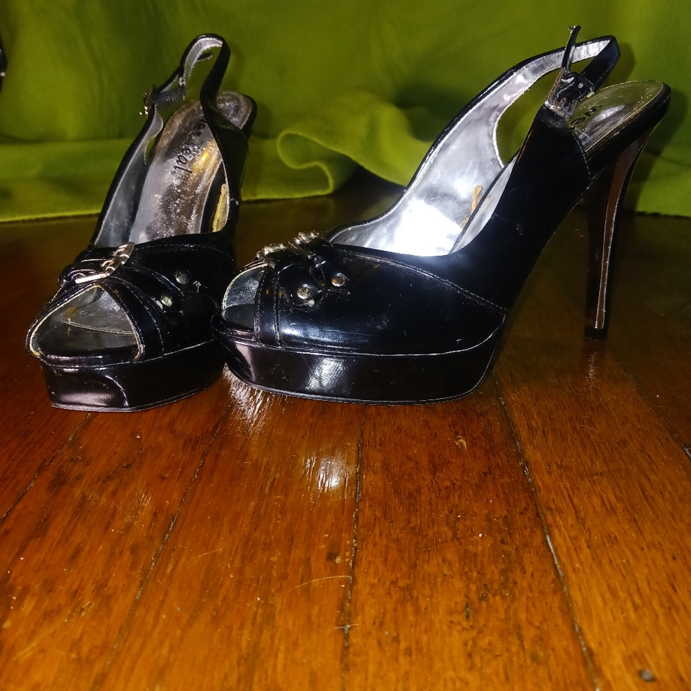 High Heals - Picture 2 of 4
